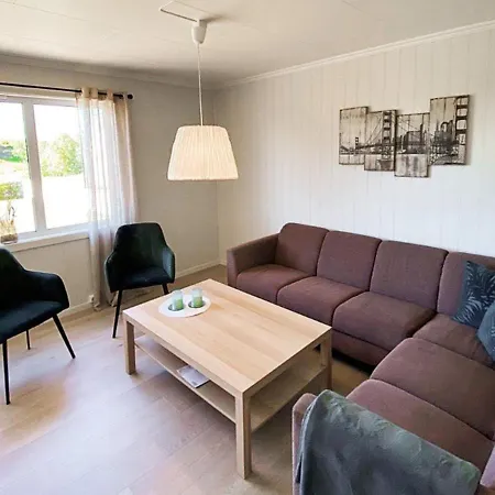 Five-bedroom In 2 *