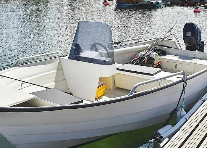 11 Person In Vevang-by Traum *