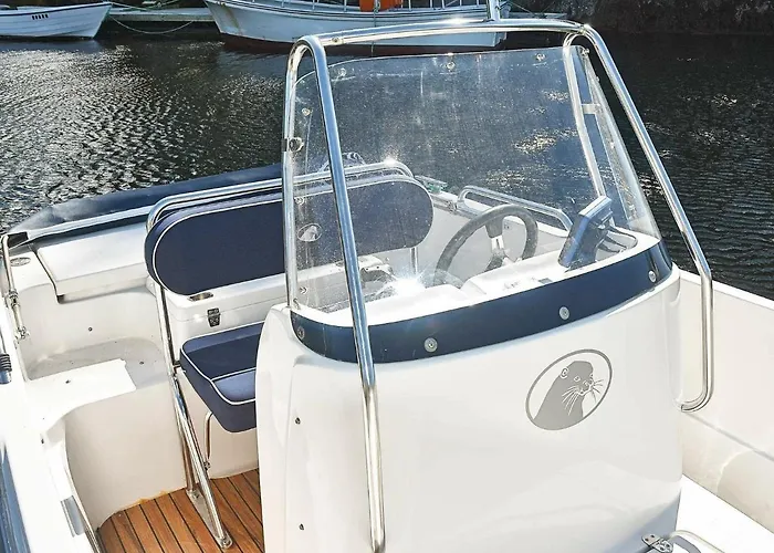 11 Person In Vevang-by Traum *