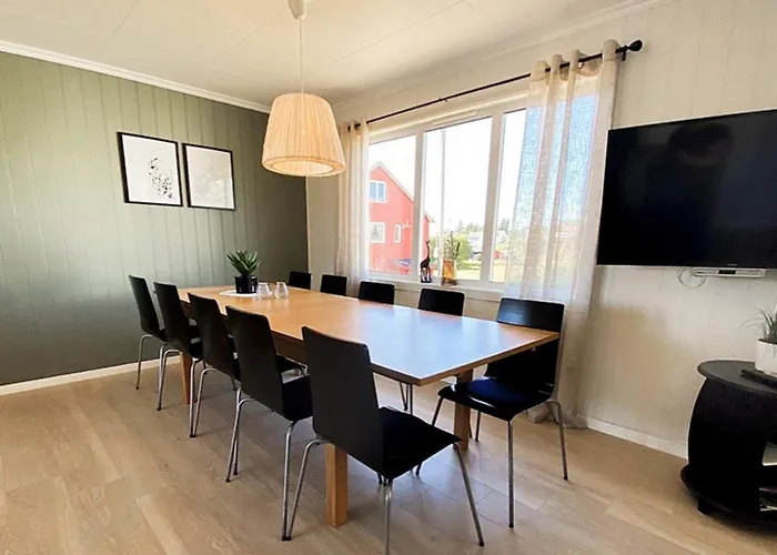 11 Person In Vevang-by Traum