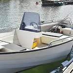 11 Person In Vevang-by Traum *