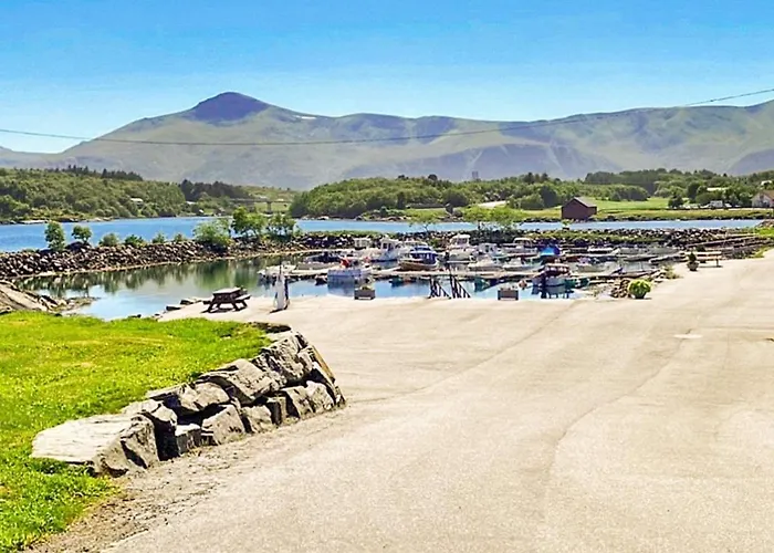 11 Person In Vevang-by Traum *